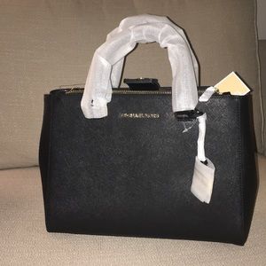 Michael kors Bag with tag